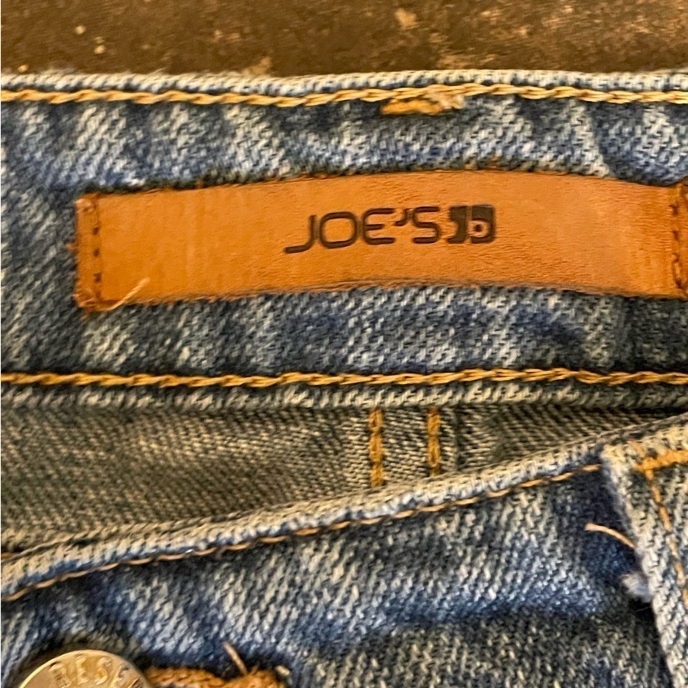 Joe’s Jeans Collector’s Edition The Sawyer Crop Distressed Jeans Size 26 - Picture 2 of 13